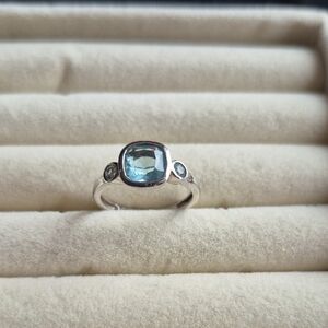 Tocara Sterling Silver and Pretty Blue Gemstone Ring (J82)